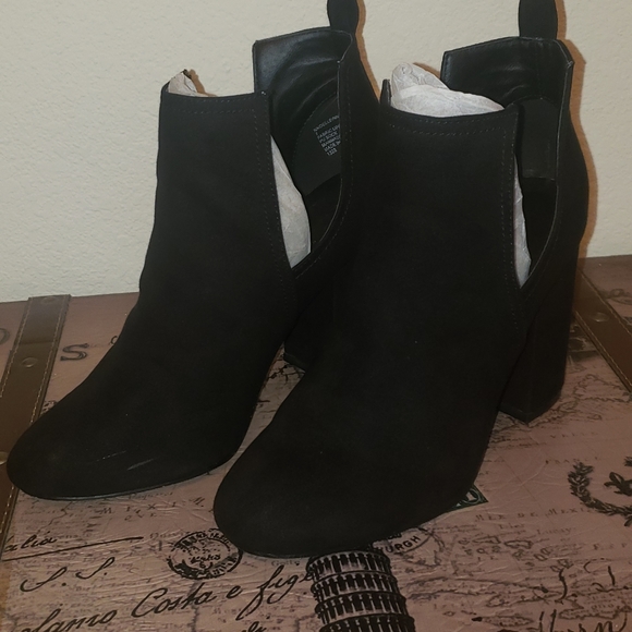 Madden Black Booties - Picture 3 of 6